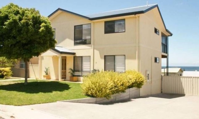 Port Vincent House | Sea-Breaze - An Oasis For The Whole Family