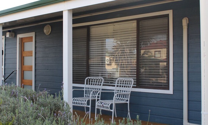 Ardrossan House | SEA BREEZE HOLIDAY HOME - Pet Friendly - LOCATION, LOCATION, LOCATION!!!