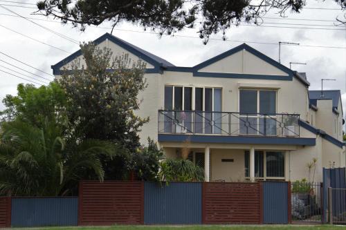 Lakes Entrance House | Sea Breeze on the Esplanade