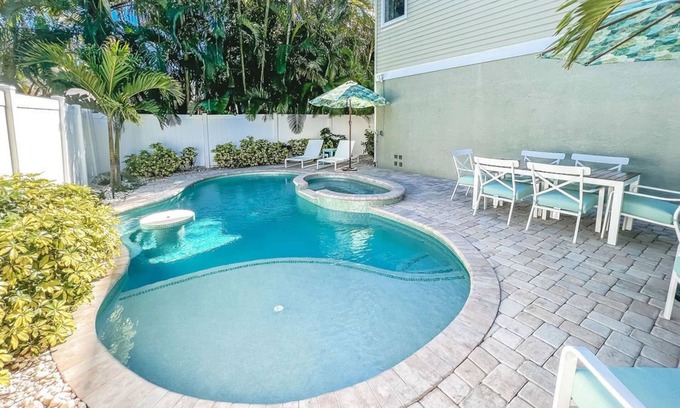 Holmes Beach House | Sea Breeze: Pool home in perfect central location