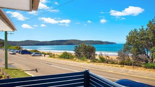 Umina Beach House | Sea Breeze Retreat - Beach Front