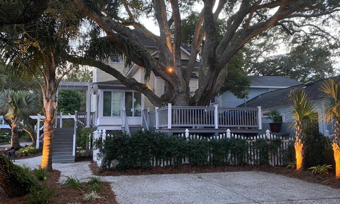 Saint Simons Island House | Sea Breeze Treehouse - 501 Seabreeze Drive