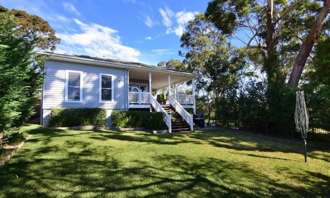 Vincentia House | Sea Breeze - walking distance to Orion Beach