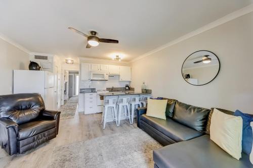 Isle of Palms Apartment | Sea Cabin 121-B
