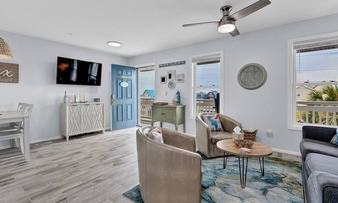 Surf City Condo | Sea Coast Suites #18 Condo in Surf City, NC - Short Walk to Beach