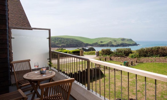 Hope-Cove House | Sea Cove