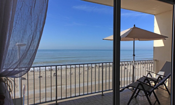 Fort-Mahon-Plage Apartment | * SEA-FACING, COMFORTABLE APARTMENT IDEAL FOR FAMILIES-EXCEPTIONAL VIEW