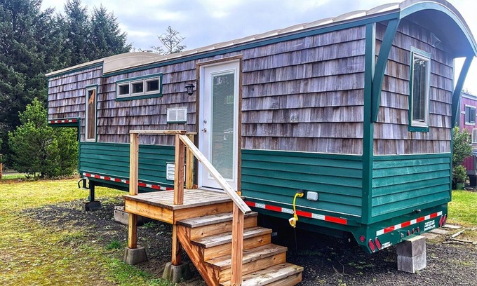 Waldport House | Sea Foam