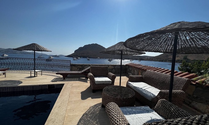 Yalikavak Villa | Sea Front Property with private pool and deck in Yalikavak