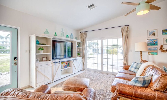 Key Colony Beach House | Sea Glass Beach Bungalow in Key Colony Beach!