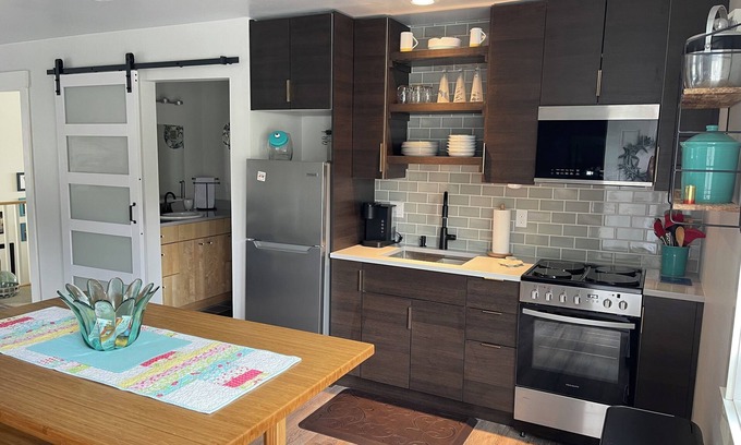 Ketchikan Apartment | Sea Glass Getaway Located Near the Marina will Sleep 4 People