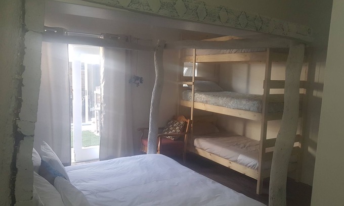 Strand House | Sea Grotto Home 11 Pax