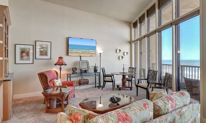 Port Aransas Condo | Sea Gull #1107:Beachfront 2 Bedroom 2 Bathroom With Spectacular Views and 24 Hour Management