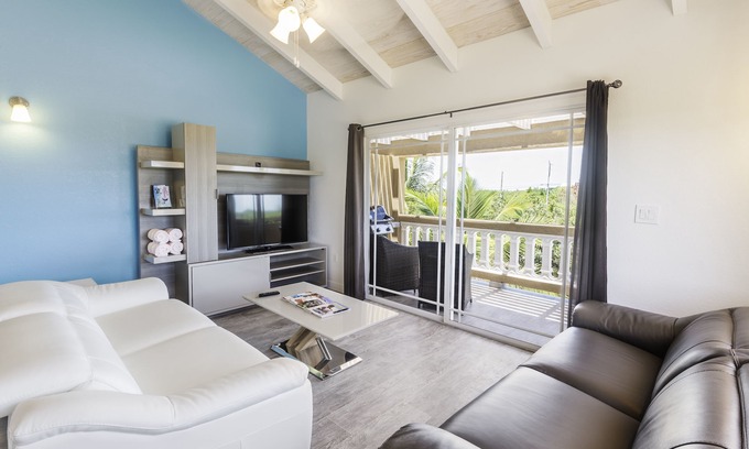 Long Bay Hills Villa | Sea La Vie - Beachside1 bedroom Unit #7