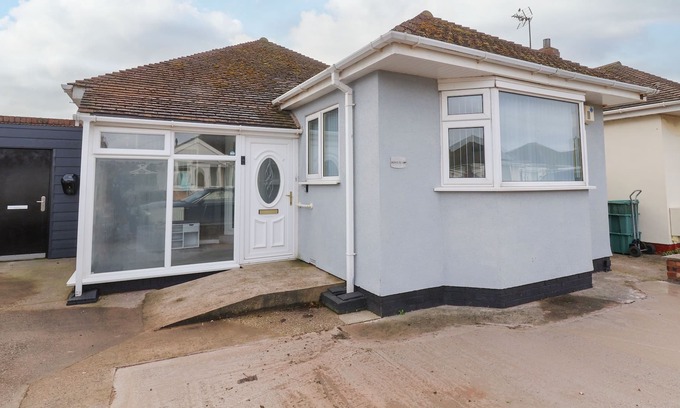 Kinmel Bay House | SEA LA VIE, family friendly, country holiday cottage in Kinmel Bay