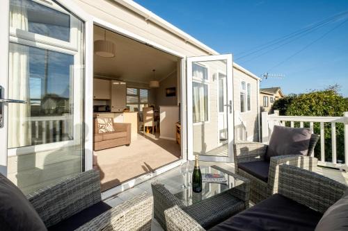 Leiston House | Sea La Vie
