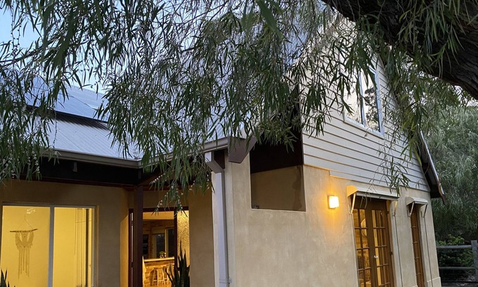 Dunsborough House | Sea La Vie - Relaxing Retreat