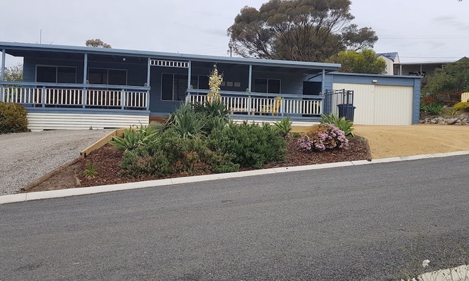 Second Valley House | Sea-n-Hills @ Second Valley - family and pet friendly