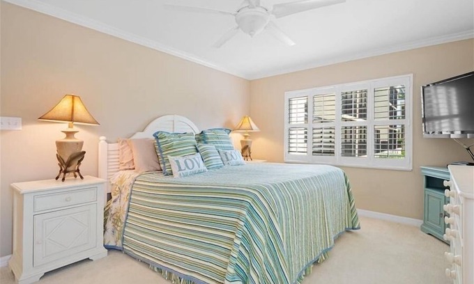 Boca Grande Condo | Sea Oats 151 - End Unit - Elevators = Beachfront, End Unit - Tennis