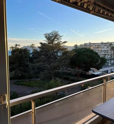 Cannes La Bocca Apartment | Sea Pearl apartment Cannes