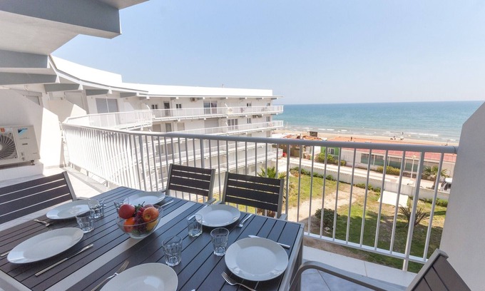 Daimuz House | SEA PEARL - Apartment with sea views in Daimuz. Free WiFi