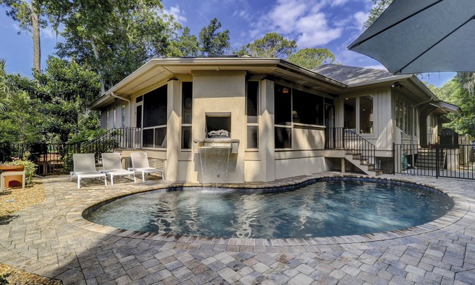 Oceanside House | Sea Pines Home w/FREE Pool Heat Seasonally - Four Minute Walk to Beach