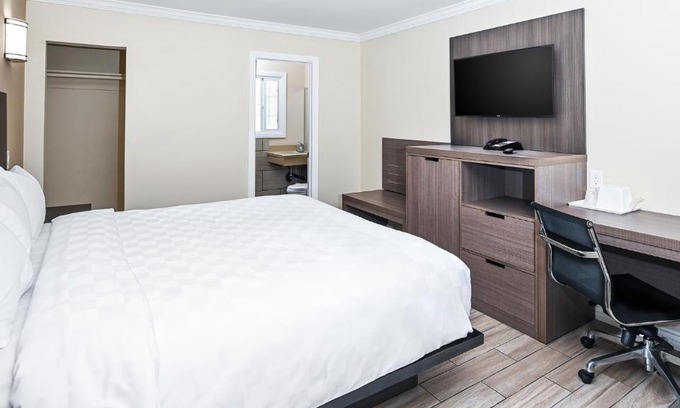 Zaferia Hotel | Sea Rock Inn - Long Beach