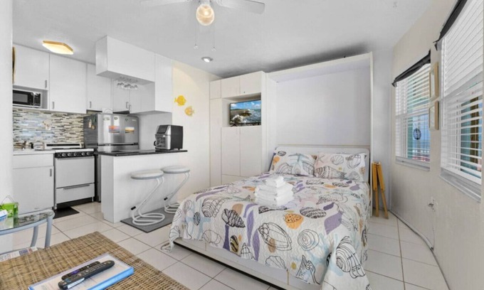 North Redington Beach Apartment | Sea Rocket 24: Second Floor Beachside Retreat