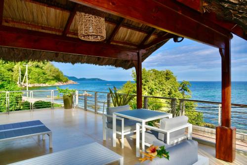 Anse Bois de Rose Apartment | SEA SPLASH SELF CATERING And La Petite Maison