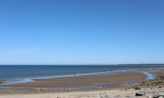 Dinas Dinlle Cottage | Sea Spray