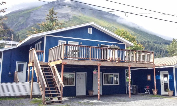 Seward Hotel | Sea Treasures Inn