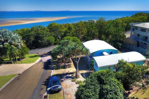 Seventeen Seventy House | Sea Turtle 1770 holiday home