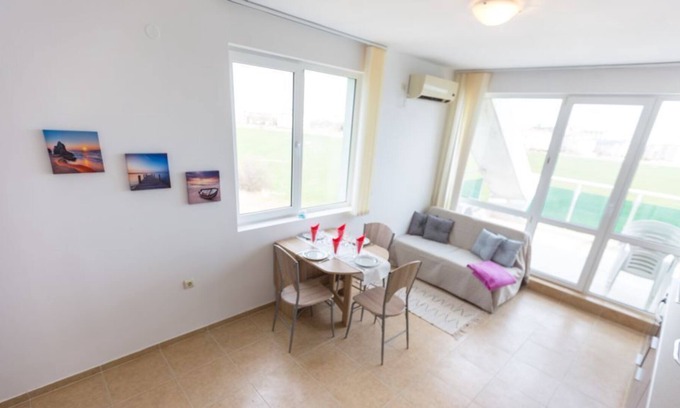 Pomorie Apartment | Sea View 1 Bed Apartment with stunning ocean views