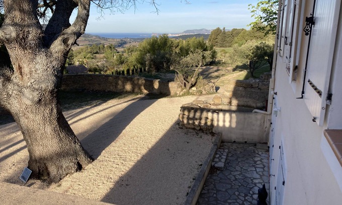 Le Castellet House | Sea view absolute calm at the foot of an oak tree Spa and boat with Skyperenoption