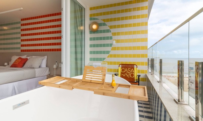 Copacabana Apartment | Sea View and Balcony with Bathtub | Q3
