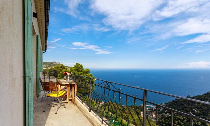 Villefranche-sur-Mer Apartment | Sea View Apartment with Private Secure Parking 3