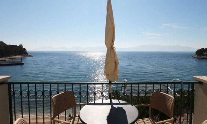 Drvenik Apartment | Sea View Apartment 23