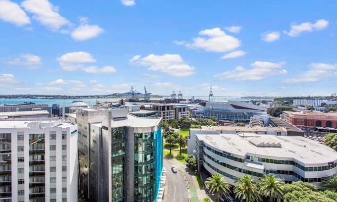 Auckland Central Business District Apartment | Sea View Apartment in Auckland CBD