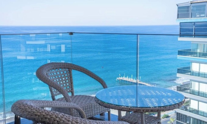 Kargicak Apartment | Sea view apartment on the 1st coastline