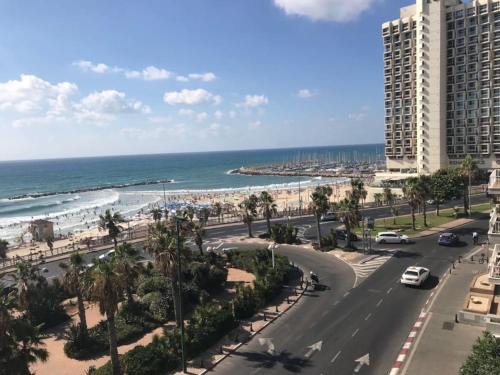 Tel Aviv Promenade Apartment | Sea View Apartment Prime Location On Gordon Beach