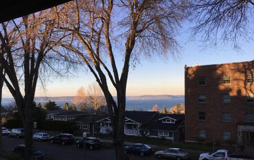 North End Apartment | Sea View, Best Area, No Stairs, WD, 2 Bedrooms, Jacuzzi Bath, New Carpet, Balcony, View, 825sf