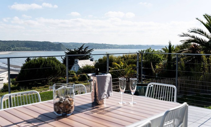 Saint-Michel-en-Greve Villa | SEA VIEW VILLA