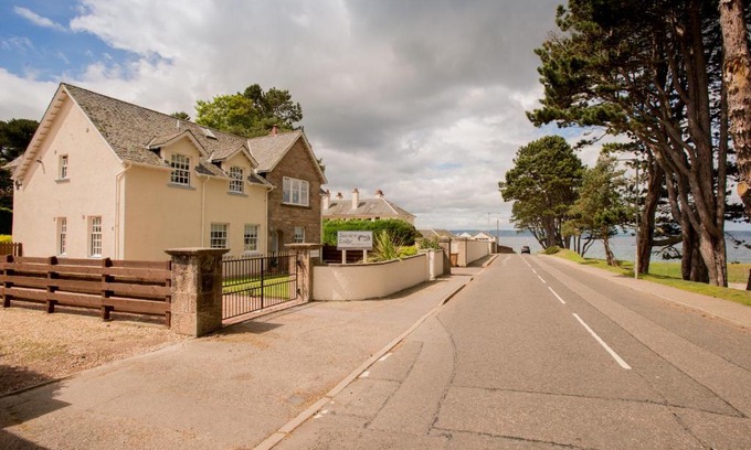 Nairn House | Sea View Lodge