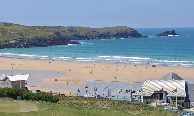 Newquay Apartment | Sea View of Fistral Beach and Golf Course, 9 Pearl Apartments