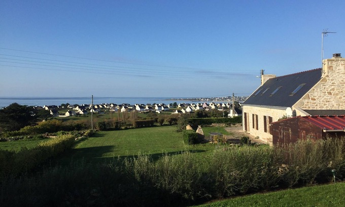 Poulgoazec House | Sea view on Audierne bay, house 6 pers 500 m from the beach TV/SAT/Internet