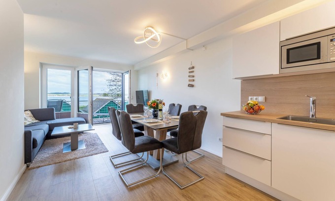 Hohwacht Apartment | Sea view - "ray of sunshine"