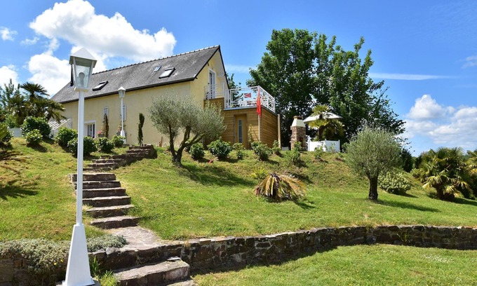 Quineville House | Sea View Stay in Quinéville