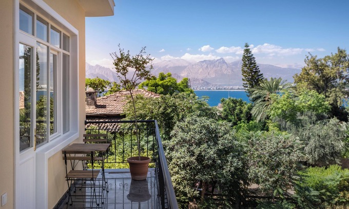 Kaleici House | Sea view Studio room with kıtchenette and balcony