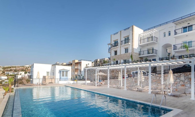 Bogazici Apartment | Sea View Villa w Garden, Balcony By Beach in Milas