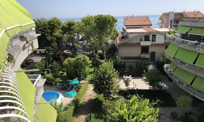Silvi Marina Apartment | Sea view with swimming pool and beautiful garden